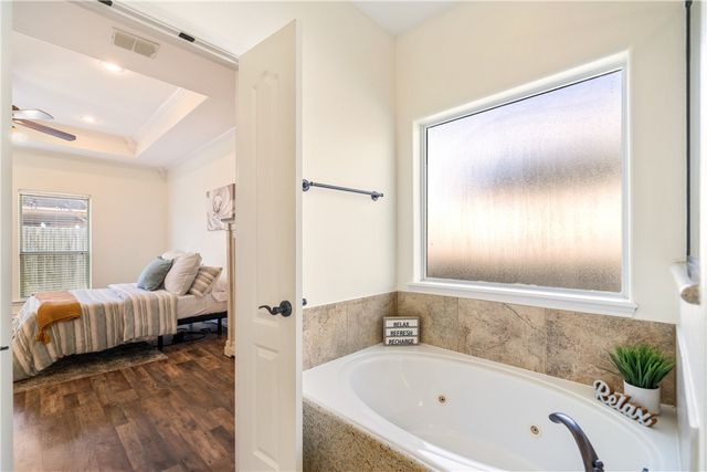 6825 Island Park Ct, Corpus Christi, TX 78414