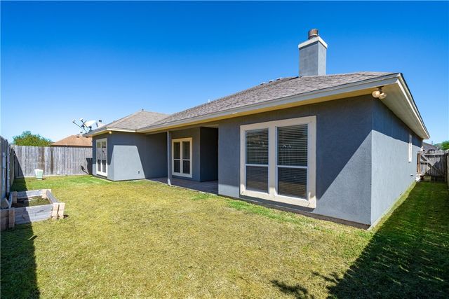 6825 Island Park Ct, Corpus Christi, TX 78414