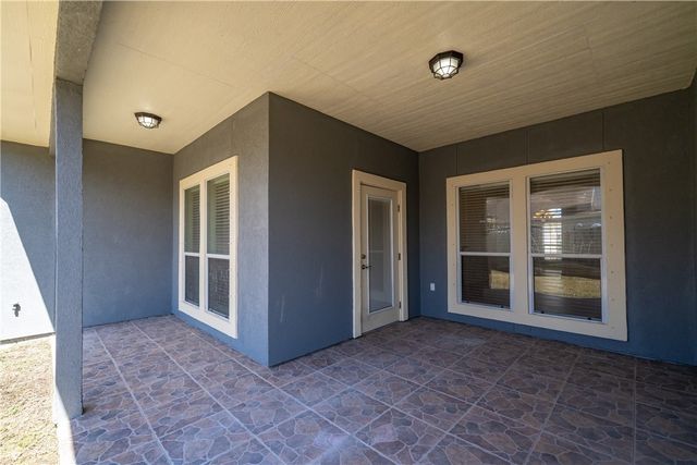 6825 Island Park Ct, Corpus Christi, TX 78414