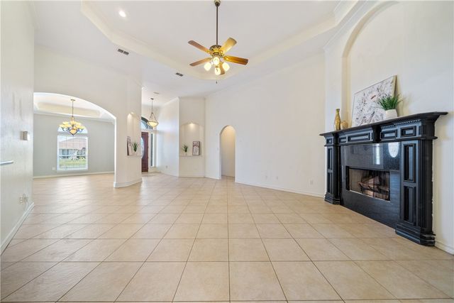 6825 Island Park Ct, Corpus Christi, TX 78414