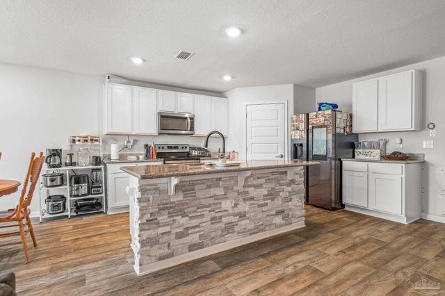 5570 Galahad Trl, Milton, FL 32583