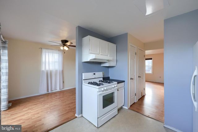 12 BILL DUGAN DR, Etters, PA 17319