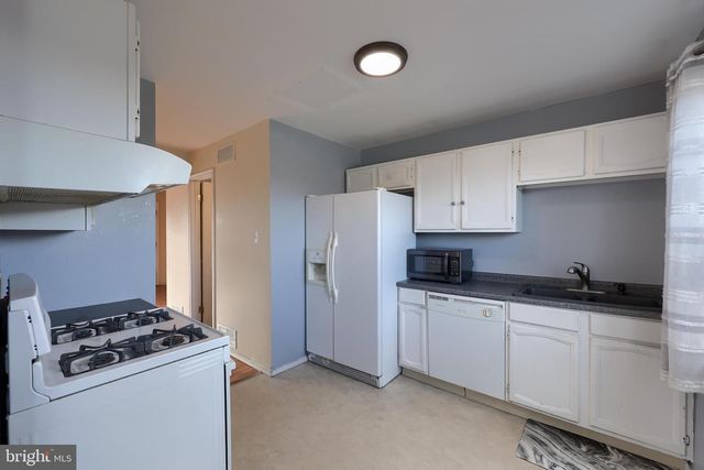 12 BILL DUGAN DR, Etters, PA 17319