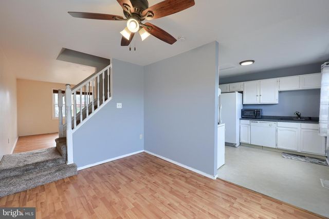 12 BILL DUGAN DR, Etters, PA 17319