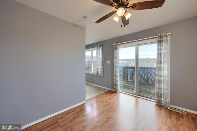 12 BILL DUGAN DR, Etters, PA 17319