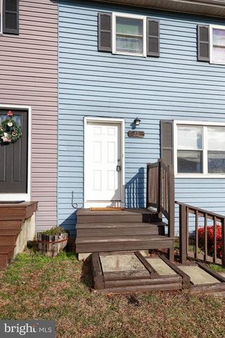 12 BILL DUGAN DR, Etters, PA 17319