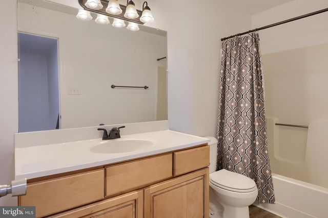 12 BILL DUGAN DR, Etters, PA 17319