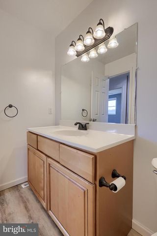 12 BILL DUGAN DR, Etters, PA 17319