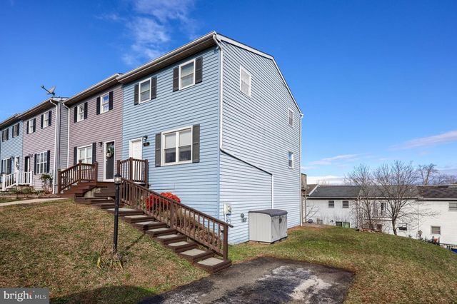 12 BILL DUGAN DR, Etters, PA 17319