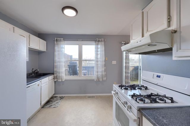 12 BILL DUGAN DR, Etters, PA 17319