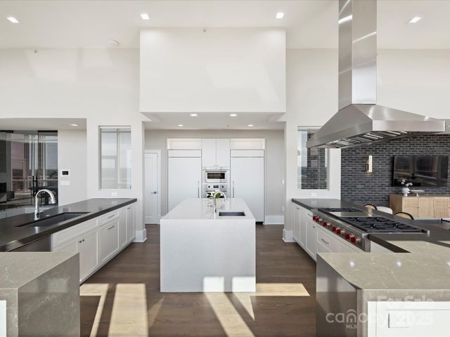 315 Arlington Avenue 2301, Charlotte, NC 28203