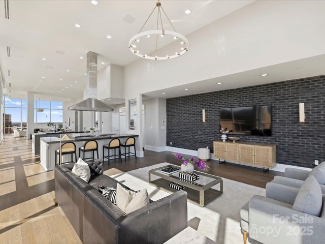 315 Arlington Avenue 2301, Charlotte, NC 28203