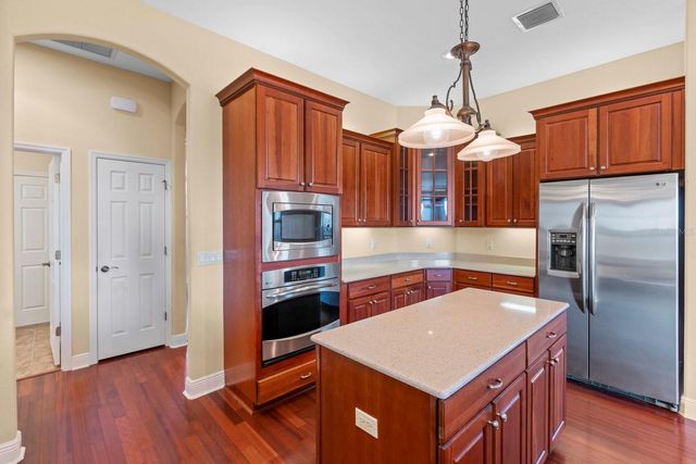 827 JOHN CRESSLER DRIVE, Seffner, FL 33584