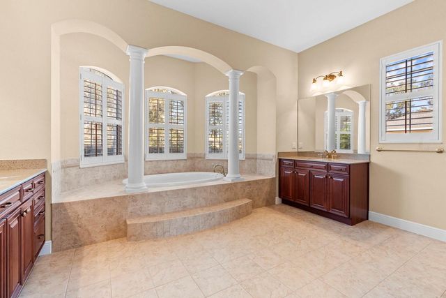 827 JOHN CRESSLER DRIVE, Seffner, FL 33584