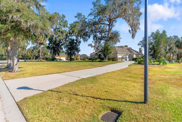 827 JOHN CRESSLER DRIVE, Seffner, FL 33584