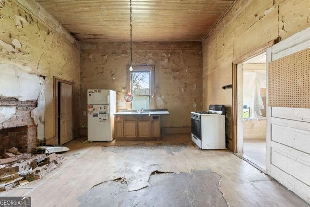 2001 Broad Street, Statham, GA 30666