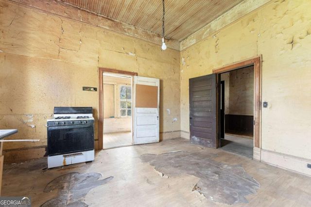 2001 Broad Street, Statham, GA 30666