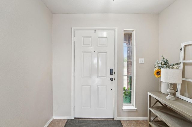 130 Killian LOOP, Hutto, TX 78634