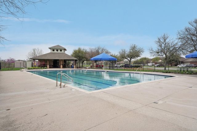 130 Killian LOOP, Hutto, TX 78634