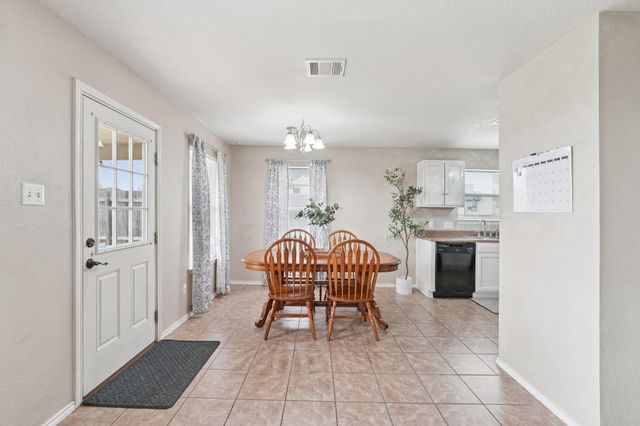 130 Killian LOOP, Hutto, TX 78634