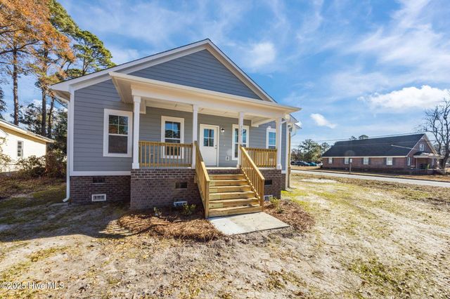700 N Grace Avenue, New Bern, NC 28562