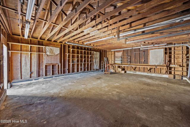 700 N Grace Avenue, New Bern, NC 28562