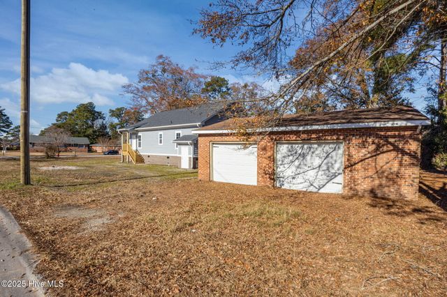 700 N Grace Avenue, New Bern, NC 28562