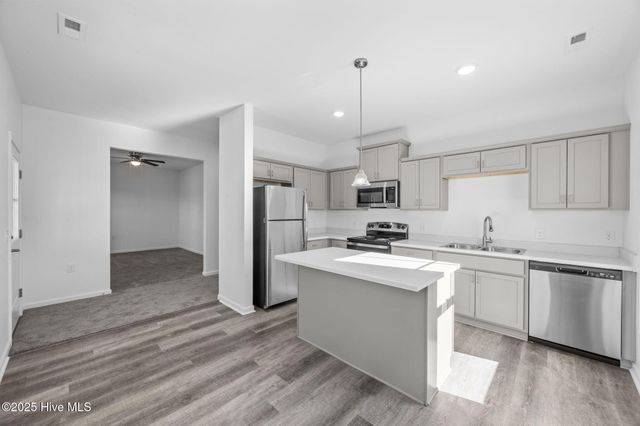 700 N Grace Avenue, New Bern, NC 28562