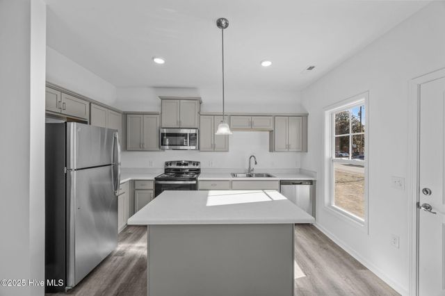 700 N Grace Avenue, New Bern, NC 28562