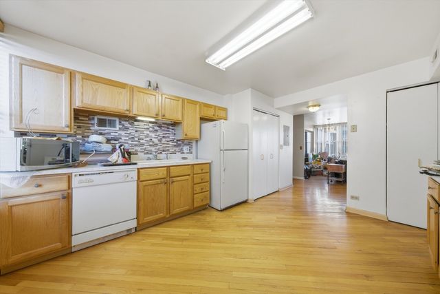 6701 S Crandon Avenue 8C, Chicago, IL 60649