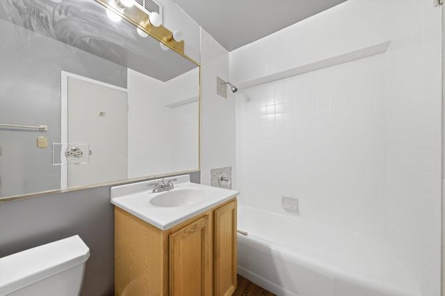 6701 S Crandon Avenue 8C, Chicago, IL 60649