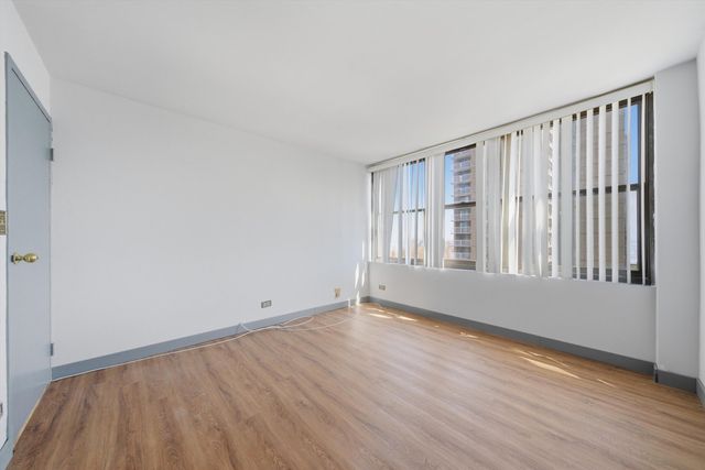 6701 S Crandon Avenue 8C, Chicago, IL 60649