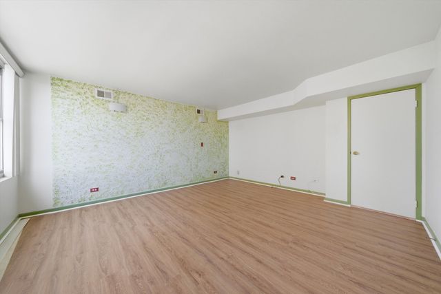 6701 S Crandon Avenue 8C, Chicago, IL 60649