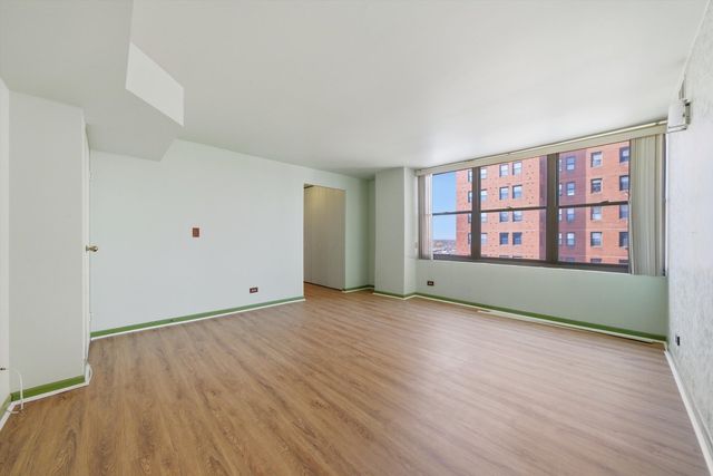 6701 S Crandon Avenue 8C, Chicago, IL 60649