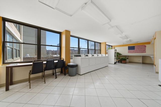 6701 S Crandon Avenue 8C, Chicago, IL 60649