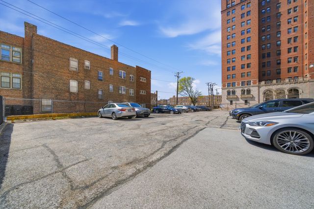 6701 S Crandon Avenue 8C, Chicago, IL 60649