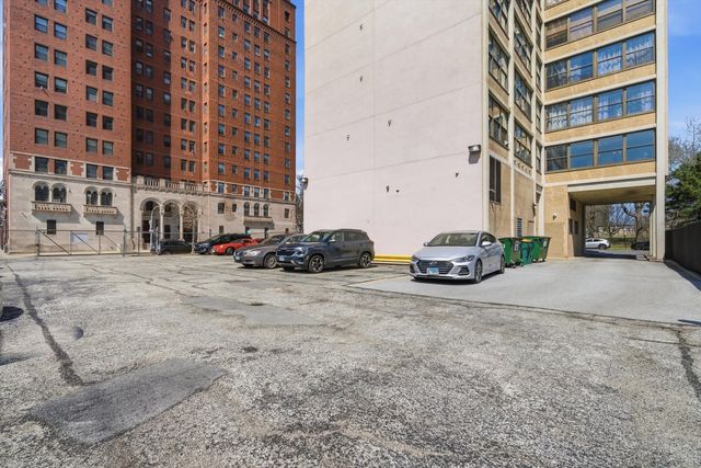 6701 S Crandon Avenue 8C, Chicago, IL 60649