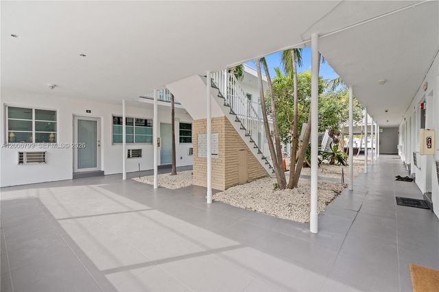 7930 Tatum Waterway Dr S14, Miami Beach, FL 33141