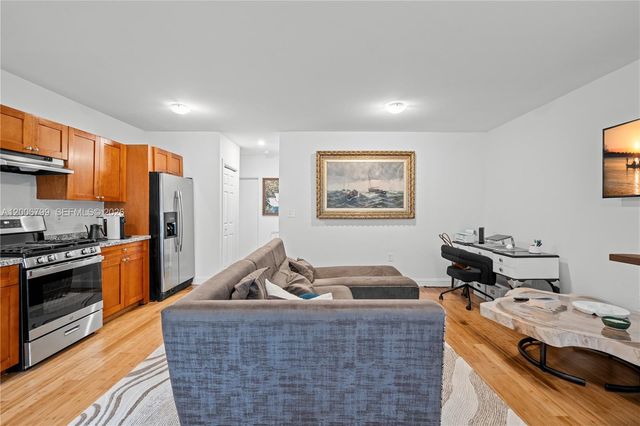 7930 Tatum Waterway Dr S14, Miami Beach, FL 33141