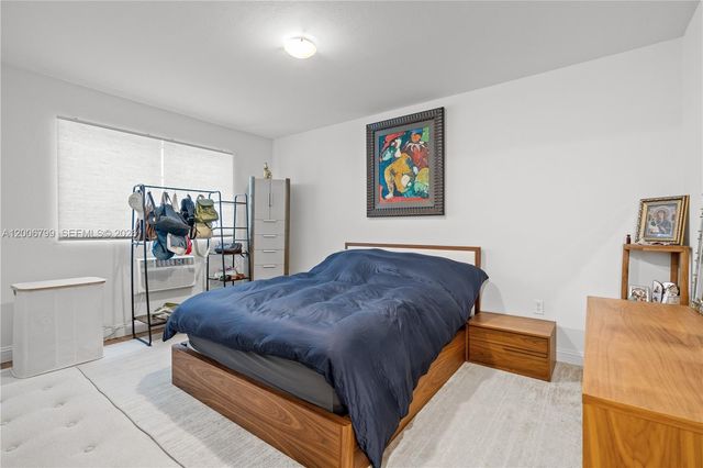 7930 Tatum Waterway Dr S14, Miami Beach, FL 33141