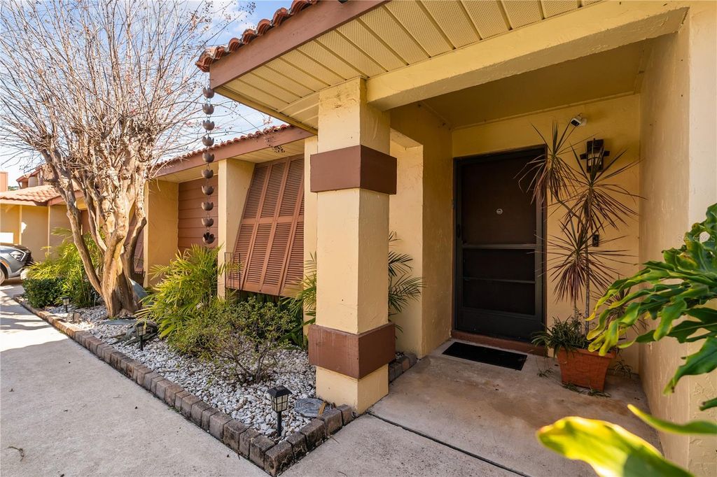 Image 1 of property listing at 4938 SAMOA CIRCLE 6, Orlando, FL 32808