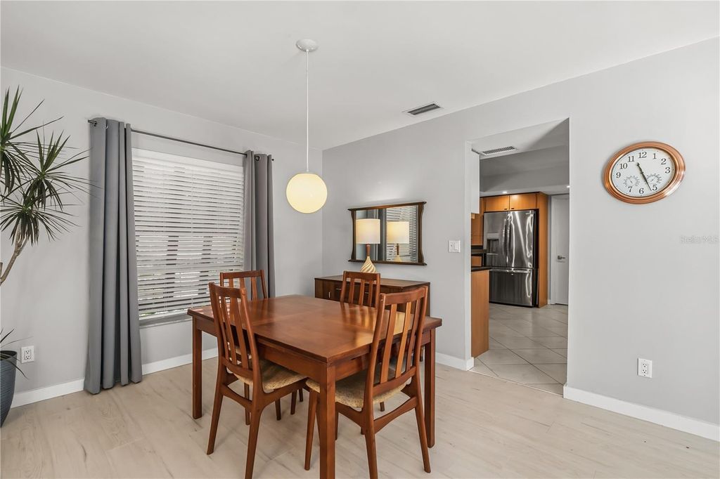 Image 13 of property listing at 4938 SAMOA CIRCLE 6, Orlando, FL 32808