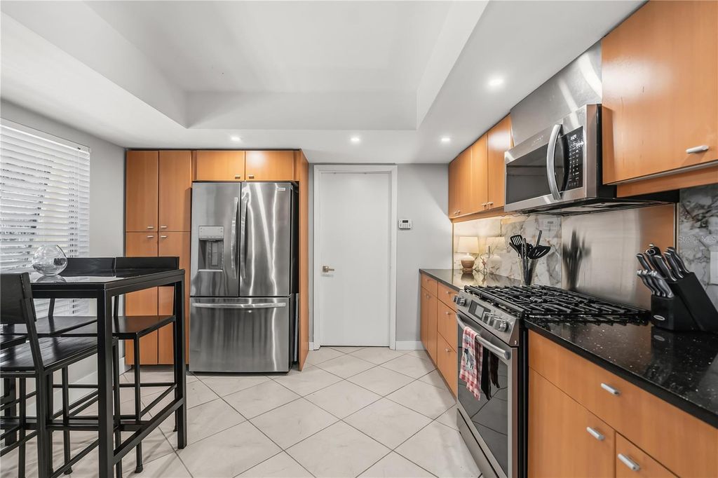 Image 16 of property listing at 4938 SAMOA CIRCLE 6, Orlando, FL 32808