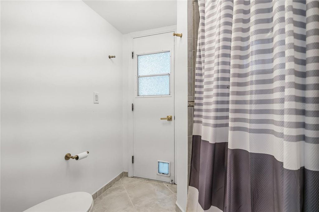 Image 23 of property listing at 4938 SAMOA CIRCLE 6, Orlando, FL 32808