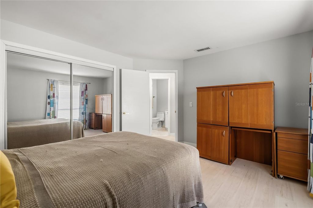 Image 25 of property listing at 4938 SAMOA CIRCLE 6, Orlando, FL 32808