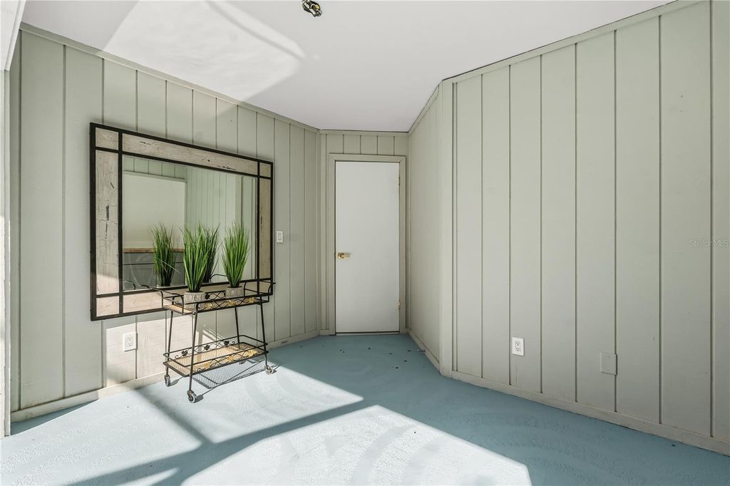 Image 33 of property listing at 4938 SAMOA CIRCLE 6, Orlando, FL 32808