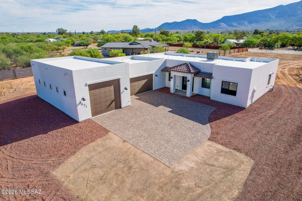 3671 E Rollins Road, Tucson, AZ 85739