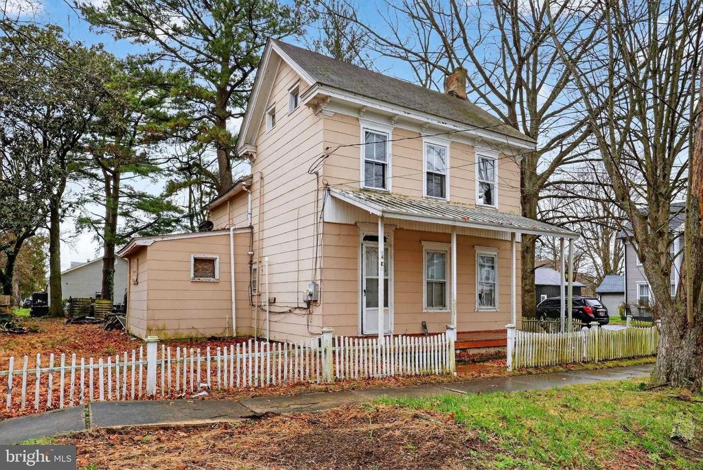 14 E SEWELL ST, Felton, DE 19943