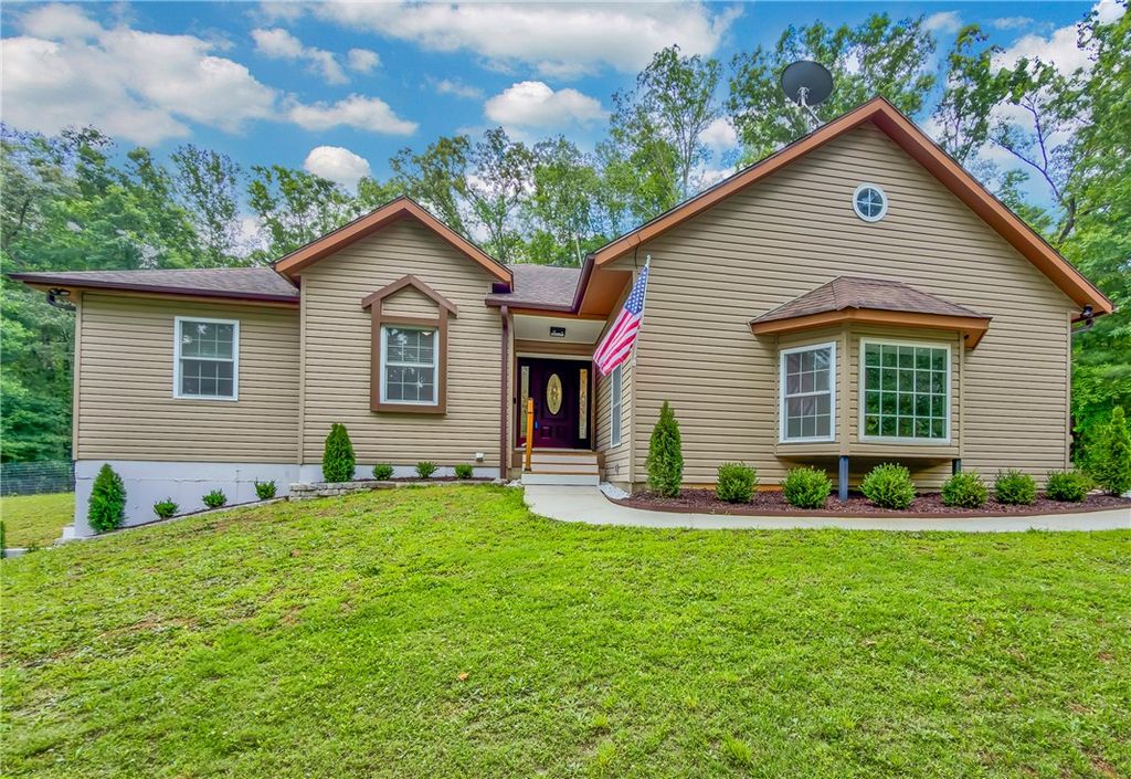 163 Healy Lane, Marietta, SC 29661