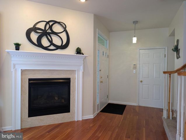 11 MILLER CIR, Pennington, NJ 08534